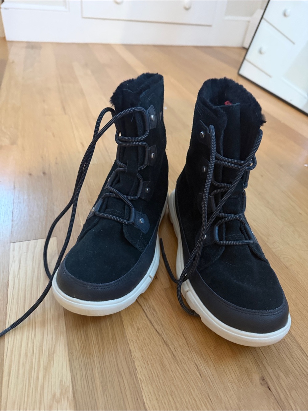 Sorel Black Suede Lace-Up Winter Boots with White Sole - Picture 2 of 4